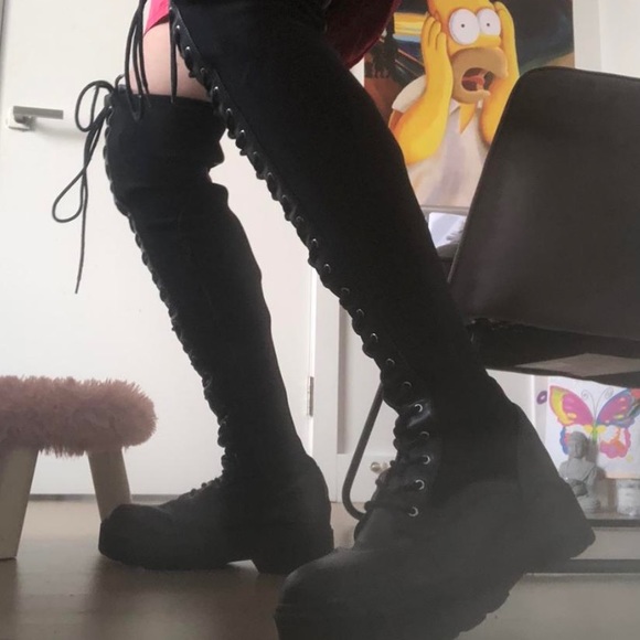 Super fun and cool combat boots - - Picture 4 of 4